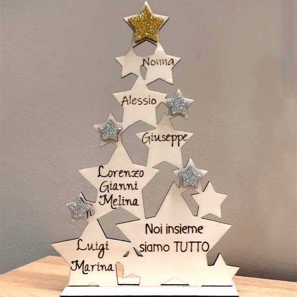 Albero di Natale in legno personalizzato con nomi famiglia