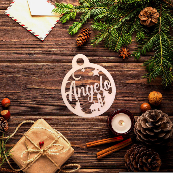 Pallina in legno per albero di Natale con nome inciso
